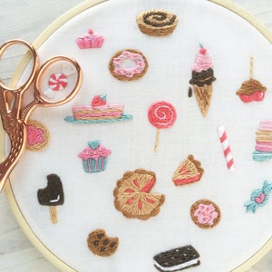 PDF Télécharger Tiny Sweets and Veggies Hand Embroidery 2 Pattern set, Embroidery Hoop Art, dessert, designs alimentaires image 4