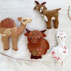 Scarica il modello PDF di Domestic Beasts, modello di cucito di peluche, capra, mucca delle Highlands, alpaca, cammello