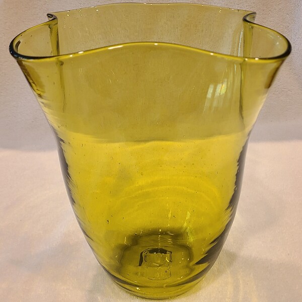 Blenko 404-M Vase in Chartreuse