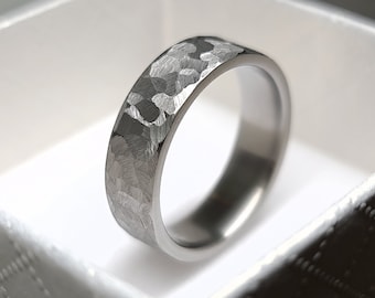 Faceted Wedding Band for Man and Woman Wedding Ring Hammered Titanium Ring for Anniversary Ring Silver Engagement Ring for Boyfriend Band
