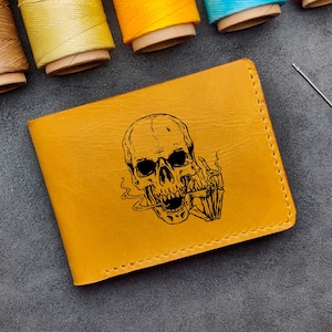 Cartera plegable delgada personalizada de cuero con diseño de calavera con esqueleto de cigarrillo, aniversario, cumpleaños, Navidad, Navidad