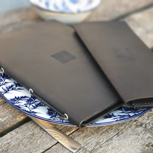 Funda para menú de restaurante, funda de cuero para menú, funda para menú de Porte, portamenús de cuero personalizado, regalo para menú de cafetería, menú de bar hecho a mano