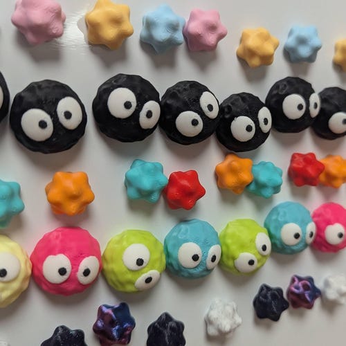 Magneti da frigorifero Susuwatari Candy Sprites: set da 17 pezzi / Decorazioni da cucina fantasiose