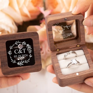 Caja de anillo de compromiso personalizada, caja de anillo de madera personalizada, caja portadora de anillo, caja de anillo doble para ceremonia de boda, caja de anillo de madera cuadrada imagen 1