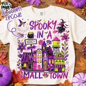 Nome della città personalizzato per Halloween PNG, design delle streghe di Salem Village, maglietta personalizzata con codice postale, Halloween PNG, download digitale