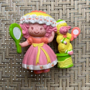 Vintage 1984 Strawberry Shortcake Peach Blush and Melonie Belle w/ Mirror PVC Figure