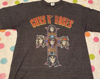 Camiseta vintage de Guns N' Roses "Appetite for Destruction" con etiqueta antigua, talla M.