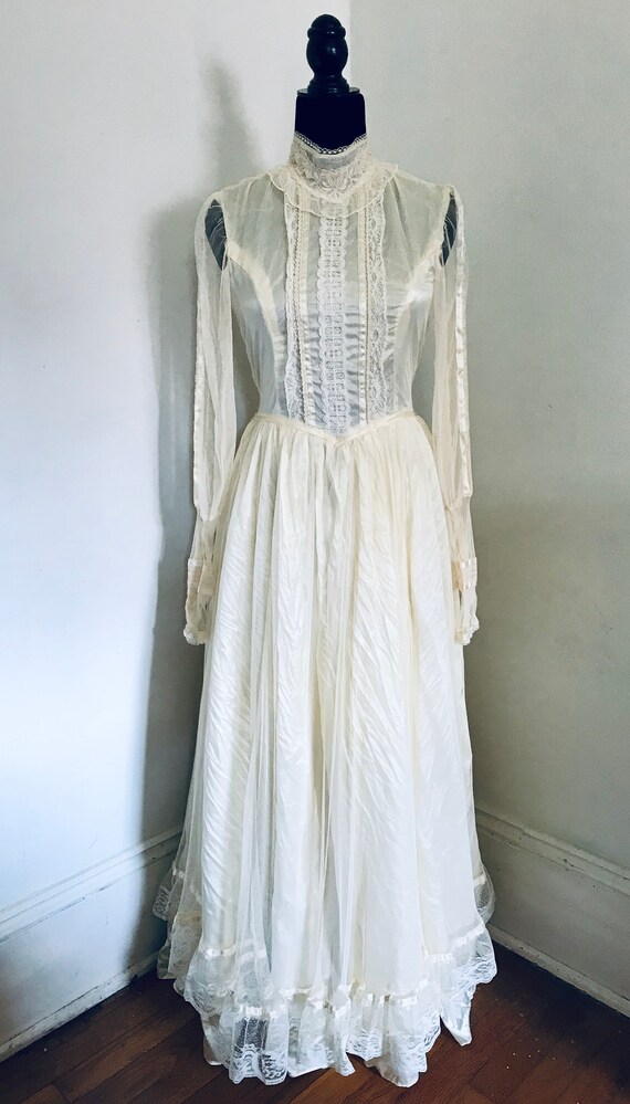 1970s Vtg. Off-White Women’s Long Sleeved Prairie