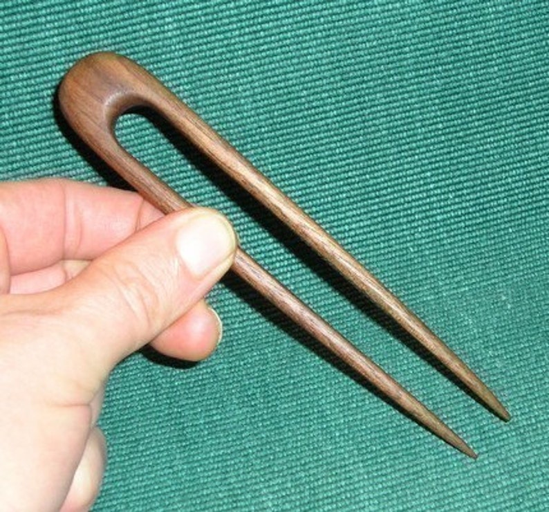 Walnut Hair Fork (Round Top) Walnut Hair Fork (Round Top)
