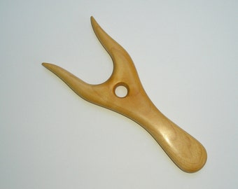 Hand Carved Hard Maple Lucet