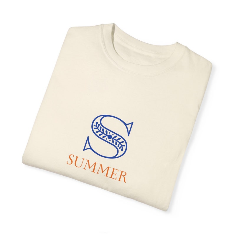 Camiseta de verano con inicial, unisex, teñida en prenda, colores cómodos, ideal para actividades al aire libre, clima cálido, elegante y sencilla. imagen 3