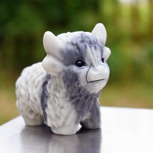 2&#39;&#39;Natural carved Taichi stone Highland Cow, Crystal COW, Quartz crystal,Home decor,Crystal collect,Crystal gift,Crystal healing