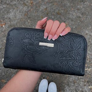 Handgemachte Damen Geldbörse aus Kunstleder mit besonderem Muster – Viel Platz & Reißverschlussfach – Vegan,elegant