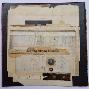 Collage originale fatto a mano, Tecnica mista, Carte vintage, 26 cm x 25,5 cm
