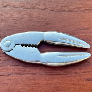 1990s Sur La Table Lobster Cracker, Crab Cracker, Nut Cracker, Lobster Claw shaped Cracker, Aluminum Riveted Moves Freely, Fun Cracker Beach