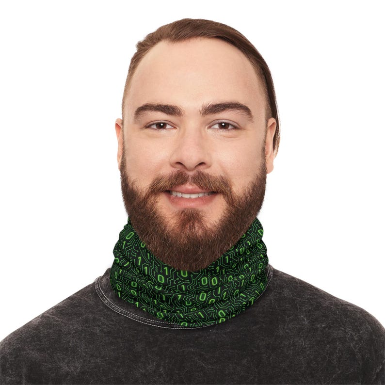 Binary Code Pattern Winter Neck Gaiter | Green 0s and 1s Tech Print Bild 12