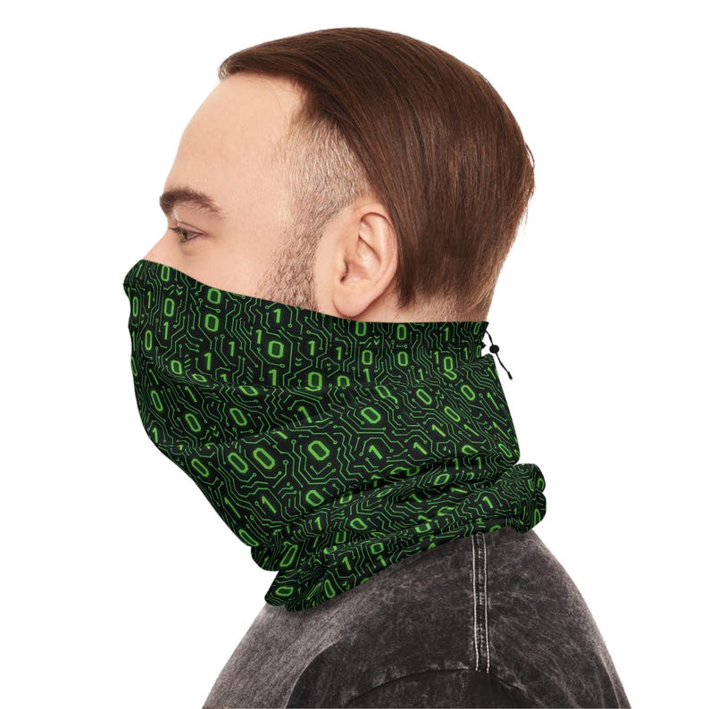 Binary Code Pattern Winter Neck Gaiter | Green 0s and 1s Tech Print Bild 11