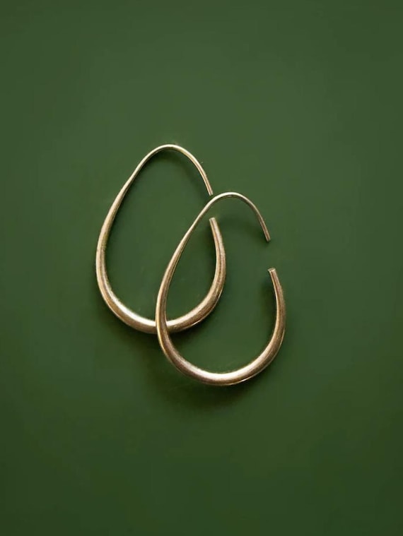 Oval Big Bottom Hoop
