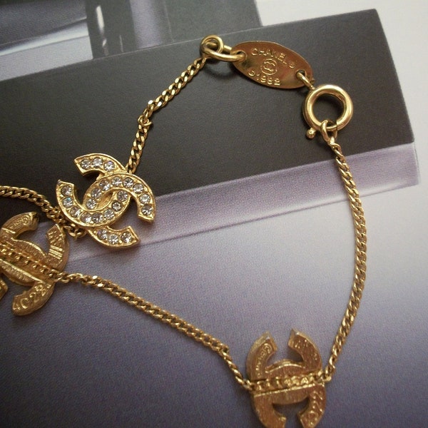 amazing 80's vtg CHANEL 3 cc crystal gold tone dainty charm bracelet 1982 diamond jewel sparkle