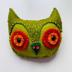 Felt Owl Brooch Pin Pattern and Tutorial including video tutorial. image 6