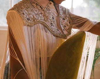 Adornos de diamantes de imitación personalizados: añade gemas a tu vestido occidental