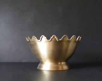 Brass Crown Bowl Scalloped Pedestal Cachepot Jardiniere 7 3/4" Round Vintage Planter Pot Bowl