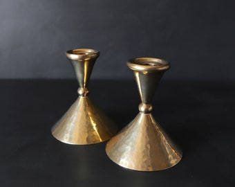 Retro Hammered Brass Candlesticks 2x Pair of Vintage Shiny Gold Metal Taper Candle Holders MCM