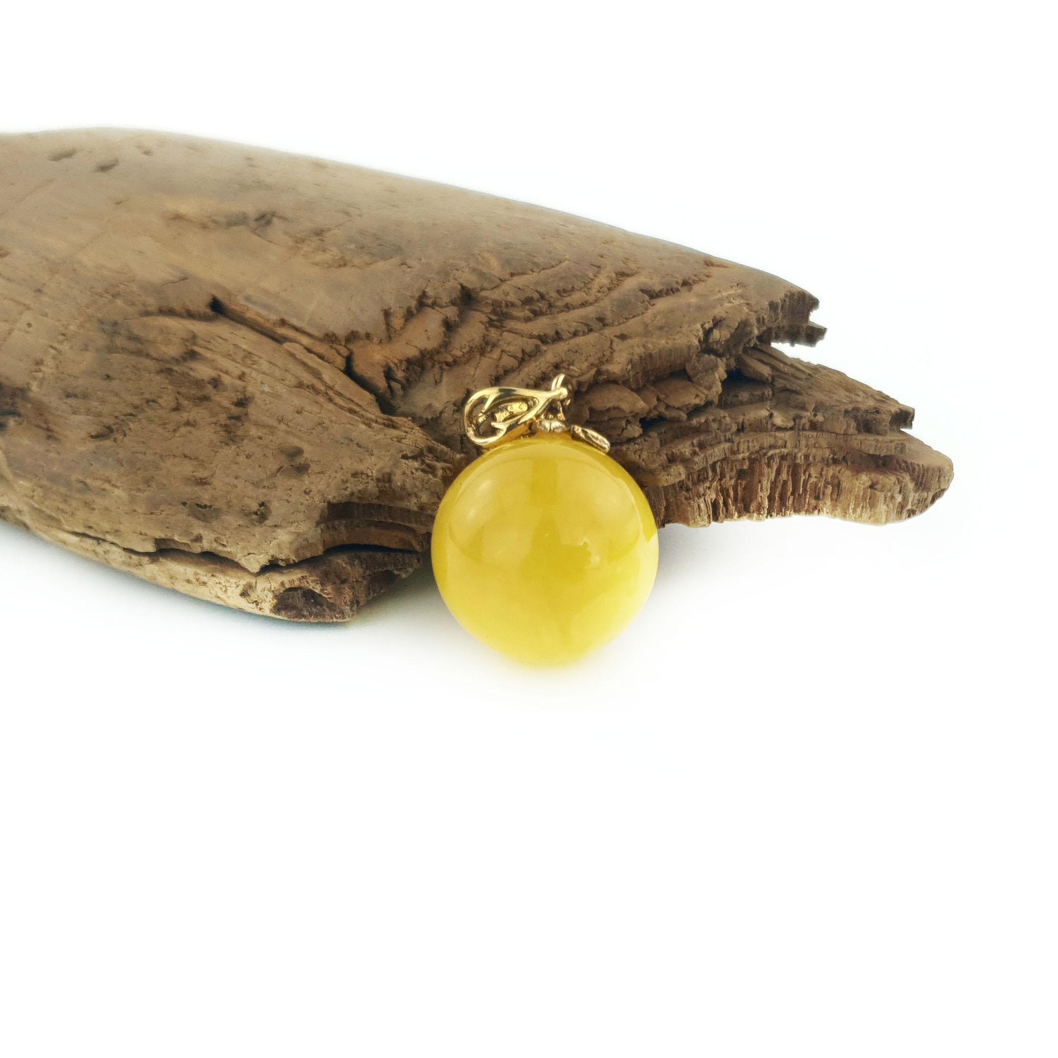 Pendentif Ancien En Ambre Naturel De La Baltique - Vintage Avec Chaîne - Occasion