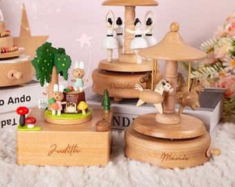 Spieluhr mit graviertem Namen, personalisiertes Musikkarussell, Geschenk zur Babyparty, Kinderzimmerdekoration, Spieluhrgeschenk, Geschenk für Kinder, Karussell-Andenken