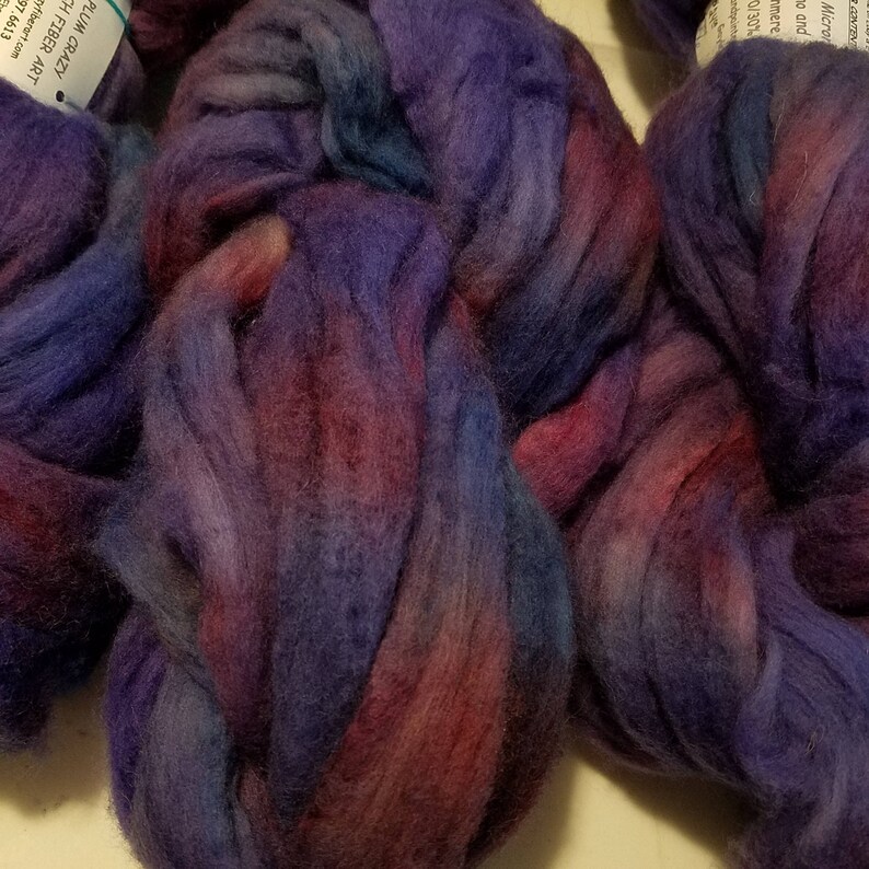 CRAZY Handpainted Cashmere /& Merino combed top 56 grams PURPLE HAZE