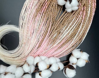 Extensiones de rastas sintéticas con degradado beige y rosa: rastas falsas de doble punta