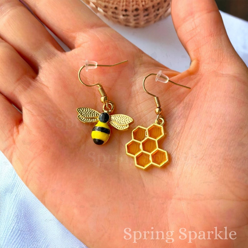 Bee Earrings: Bumblebee Honeycomb Earrings Set, Bumblebee Dangle Earrings, Bee Honey, Cute Earrings, Bee Studs Earrings, Honeycomb Earrings zdjęcie 1