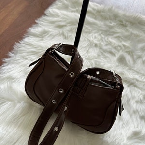 dark coquette brown leather y2k 00s shoulder bag, fairy core buckle Korean 00s handbag zdjęcie 3
