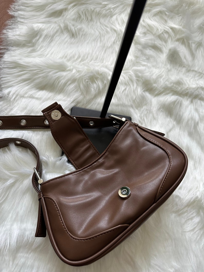 dark coquette brown leather y2k 00s shoulder bag, fairy core buckle Korean 00s handbag zdjęcie 5