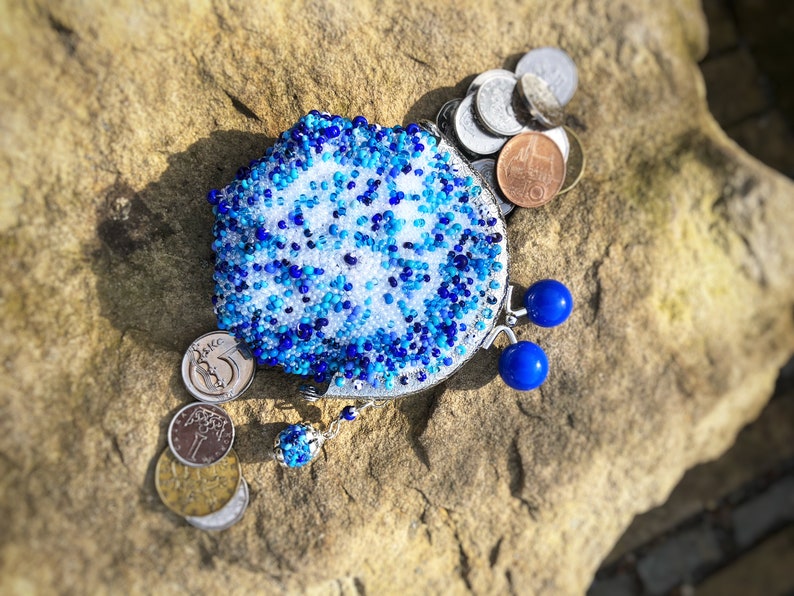 Blue crochet beaded coin purse. Seed bead purse. Jewellery case. Mini purse. ChapStick case. Best woman gift. Birthday gift. Handmade bag image 3