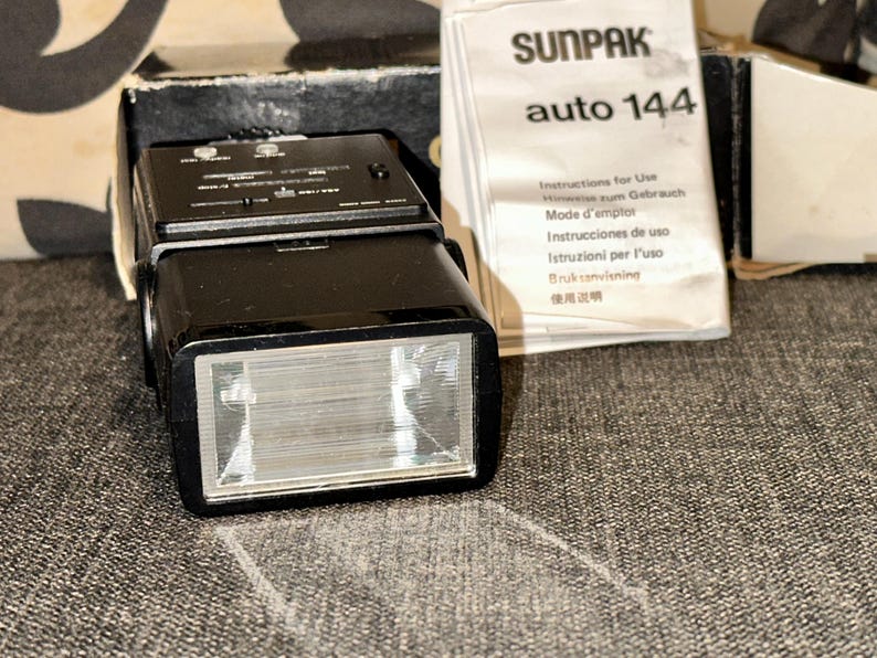 Vintage Sunpak Auto 144 Thyristor Camera Flash – New in Box - Etsy