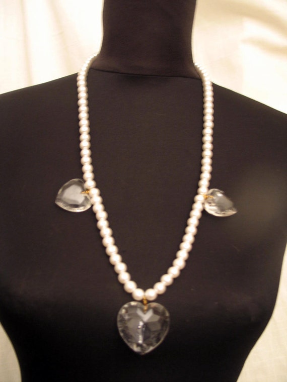 Pure of Heart Faux Pearl and Lucite Heart Long Ne… - image 1