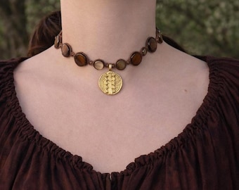 Macrame Shell Choker with Tiger's Eye and Brass Pendant, Macrame Seashell Necklace with Gemstones and golden Brass Pendant
