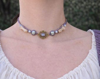 Bone necklace with marten vertebra and labradorite – macrame choker with real animal bone and  freshwater pearls