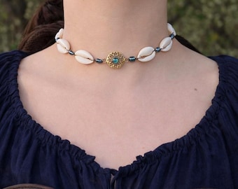 Cowrie Shell Macramé Choker with Freshwater Pearls and Blue Onyx Brass Pendant, Macramé Shell Necklace with Pearls