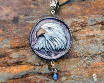 Pendentif en argile fait main aigle à tête blanche