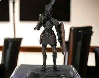 Dark Souls chevalier noir figurines d'anime chevalier avec épée Figurine PVC Statue de collection poupée modèle bureau décoration jouet garçon cadeaux