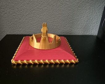 battle royale Victory crown on cushion Around 8 inch big !!!!