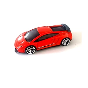 2010 Hot Wheels Lamborghini Gallardo Orange in Excellent near mint Condition , Collectible super car Hot wheels toy car