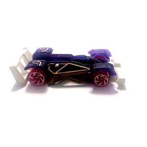 2016 Hot Wheels Flash drive Purple & White 1:64 Diecast 3&quot; Race Car with red wheels Excellent Condition No playwear
