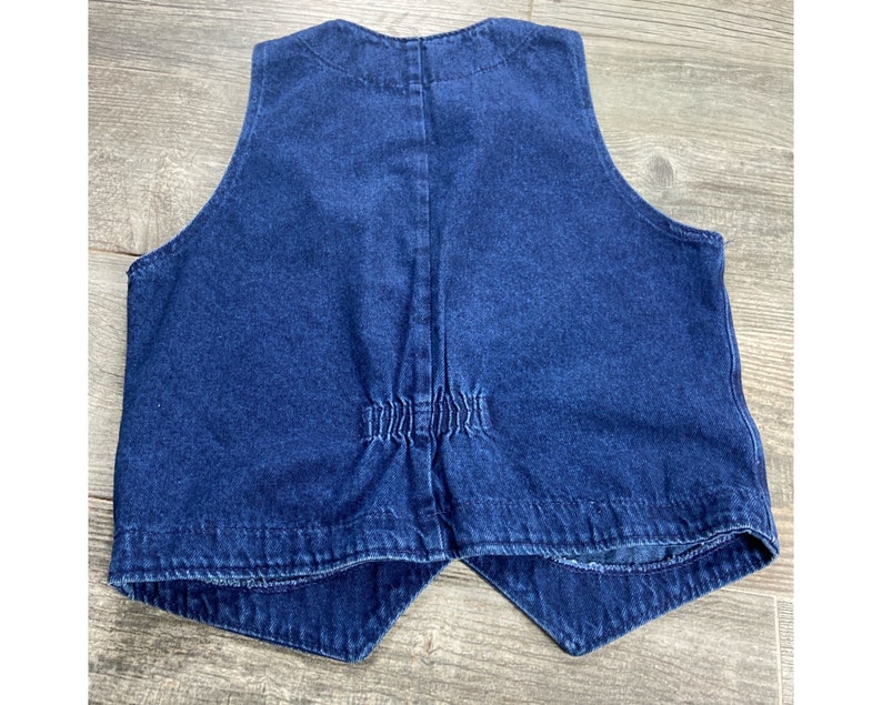 Vintage 80s denim vest with Adorable black bird forest scene embroidered on the front 100/% cotton Size medium
