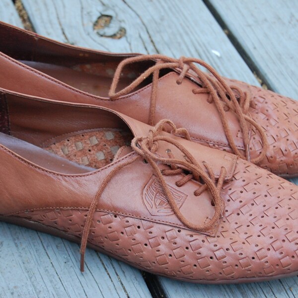 Vintage 80s Basket Weave Woven Cobbie Cuddler Collection Brown Leather Lace Up Oxfords Jazz Shoes Size 8 Narrow