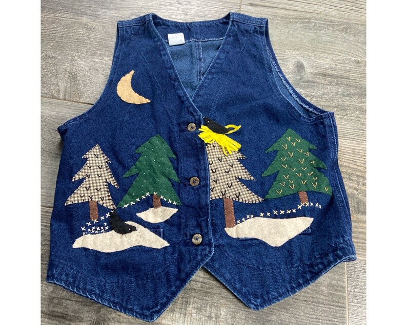 Vintage 80s denim vest with Adorable black bird forest scene embroidered on the front 100/% cotton Size medium