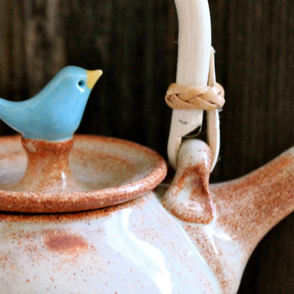 Custom-Made Birdie Teapot - Small Bird Teapot - 4 to 6 Weeks for Delivery- Wedding Gift - Spring Gift