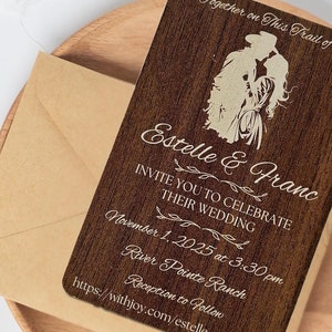 Landelijke trouwkaarten - rustieke lasergegraveerde houten kaarten - gepersonaliseerd cowboythema voor western- of boho-bruiloft